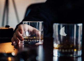 How to Network: What it is and isn’t drink on table